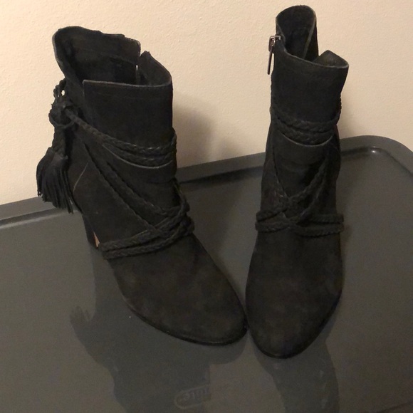 Vince Camuto braid detail bootie - Picture 4 of 6